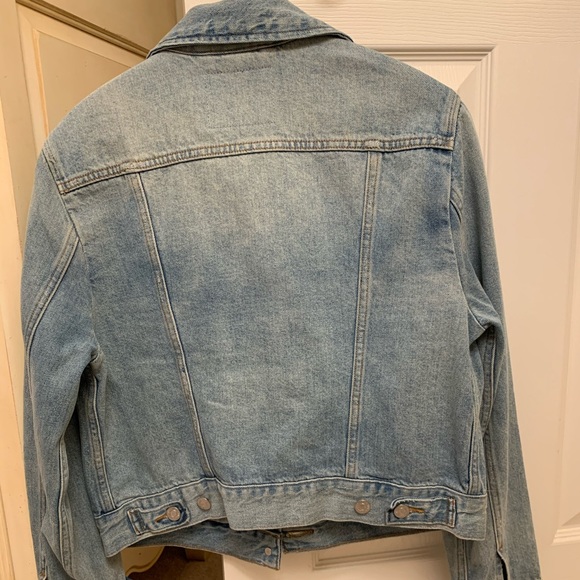 Levi’s light wash denim jacket - Picture 2 of 6